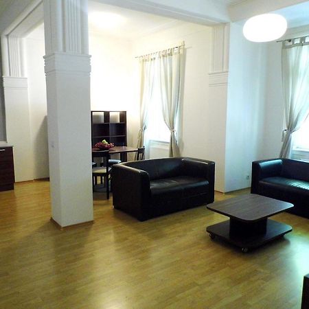 Lion Apartments Medena, Big Size, High Ceilings Bratislava Habitación foto