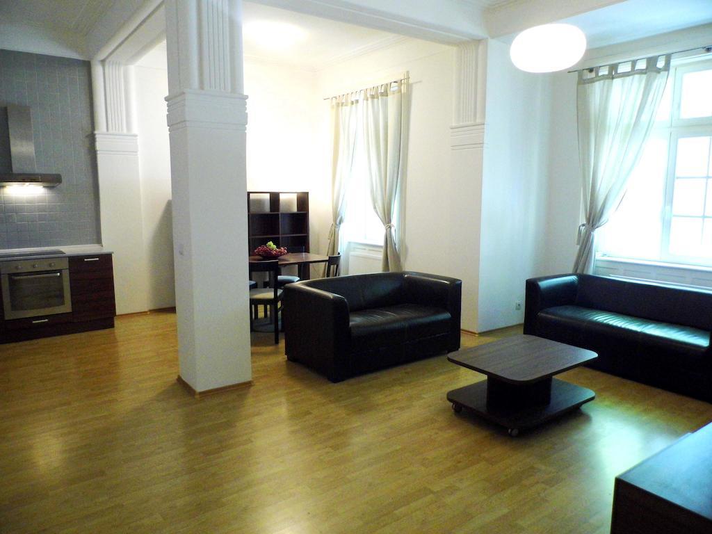 Lion Apartments Medena, Big Size, High Ceilings Bratislava Habitación foto
