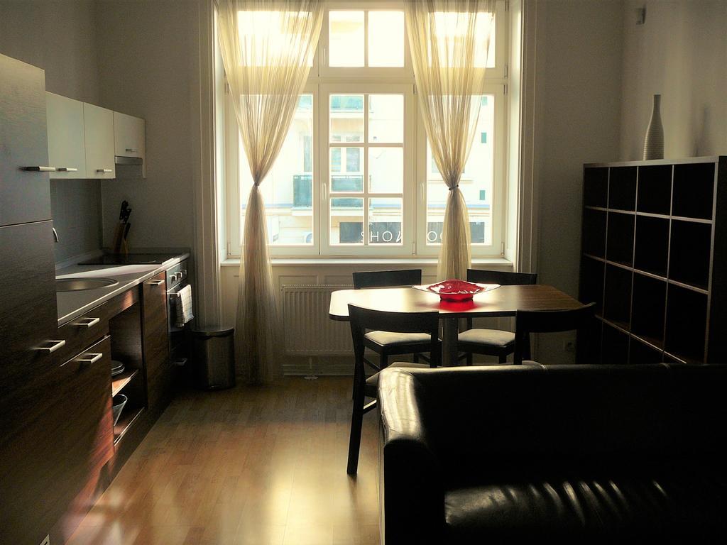Lion Apartments Medena, Big Size, High Ceilings Bratislava Exterior foto